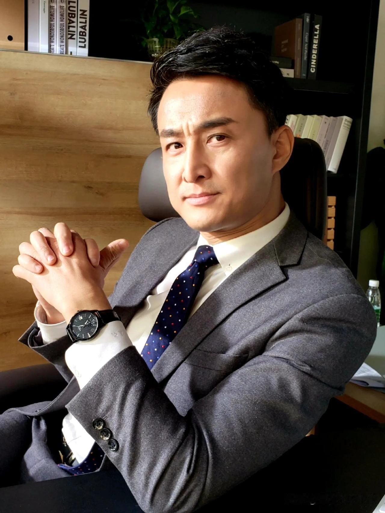 阻碍穷人变富的本质是什么?穷人变富面临的阻碍通常涉及多个因素，其中一些可能包括：