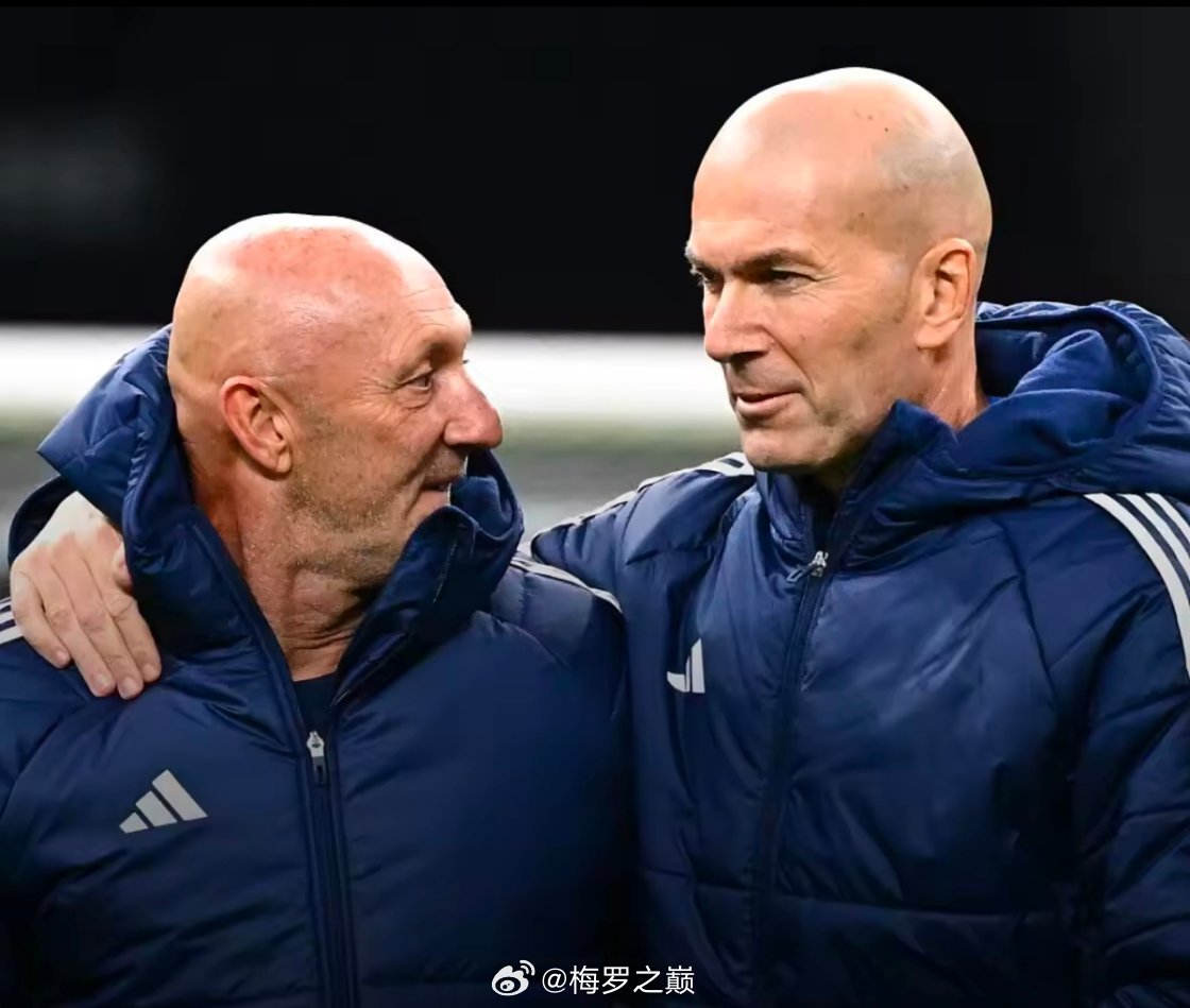 据法国《队报》报道，法国队新任主教练齐达内将在本周末或者下周初正式上任。齐达内将