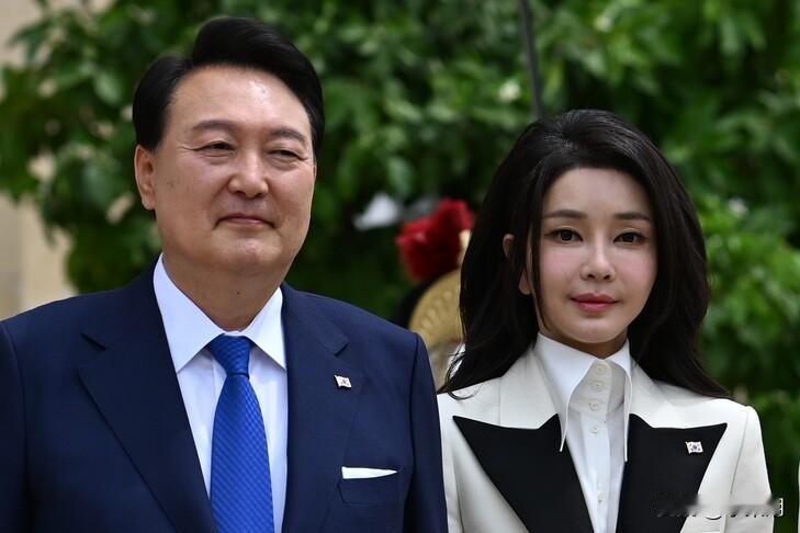 电影都不敢这么演
尹锡悦被捕后，三名高官相继自杀
2026年5月6日凌晨，首尔高