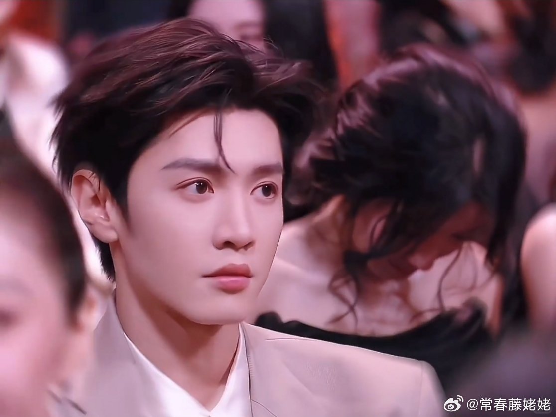 陈哲远今天好帅，还嫩 