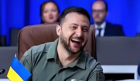 泽连斯基笑了，美国终于有求于他了！根据泽连斯基透露，乌克兰已经收到美国的请求，要