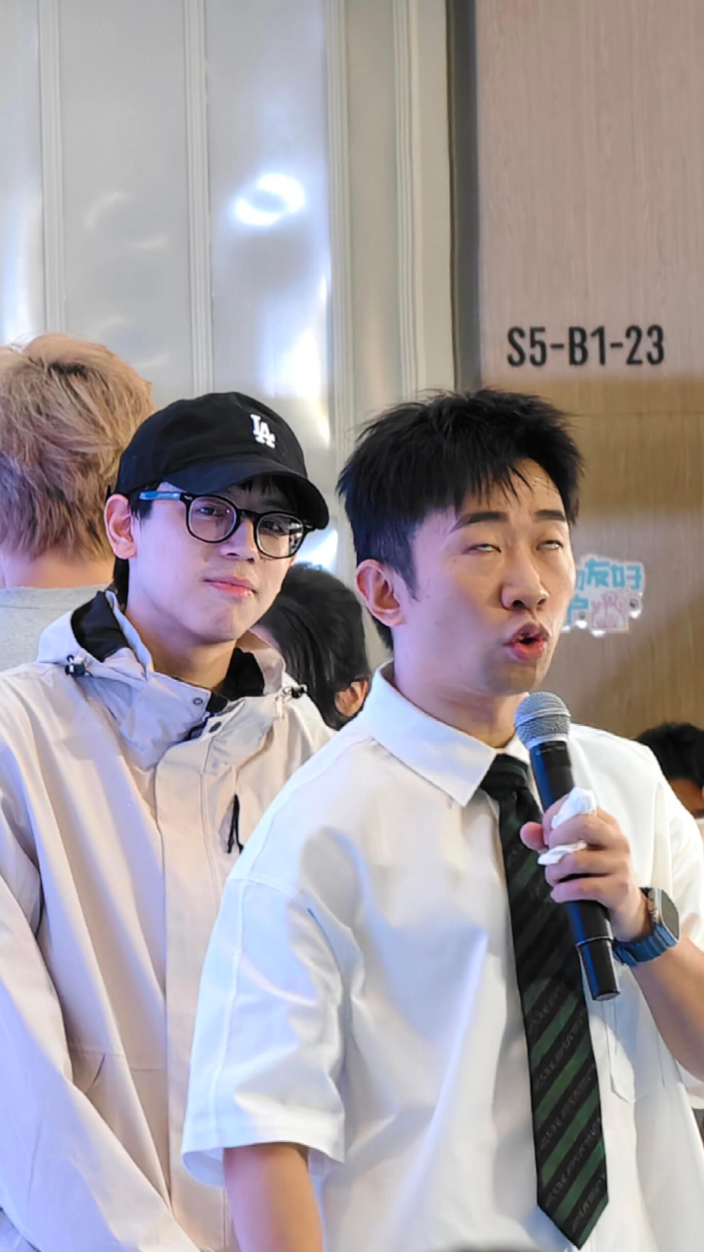 杨迪看完连上吊的力气都没了杨迪站姐是来“害”我们迪哥的吧迪哥:求善待