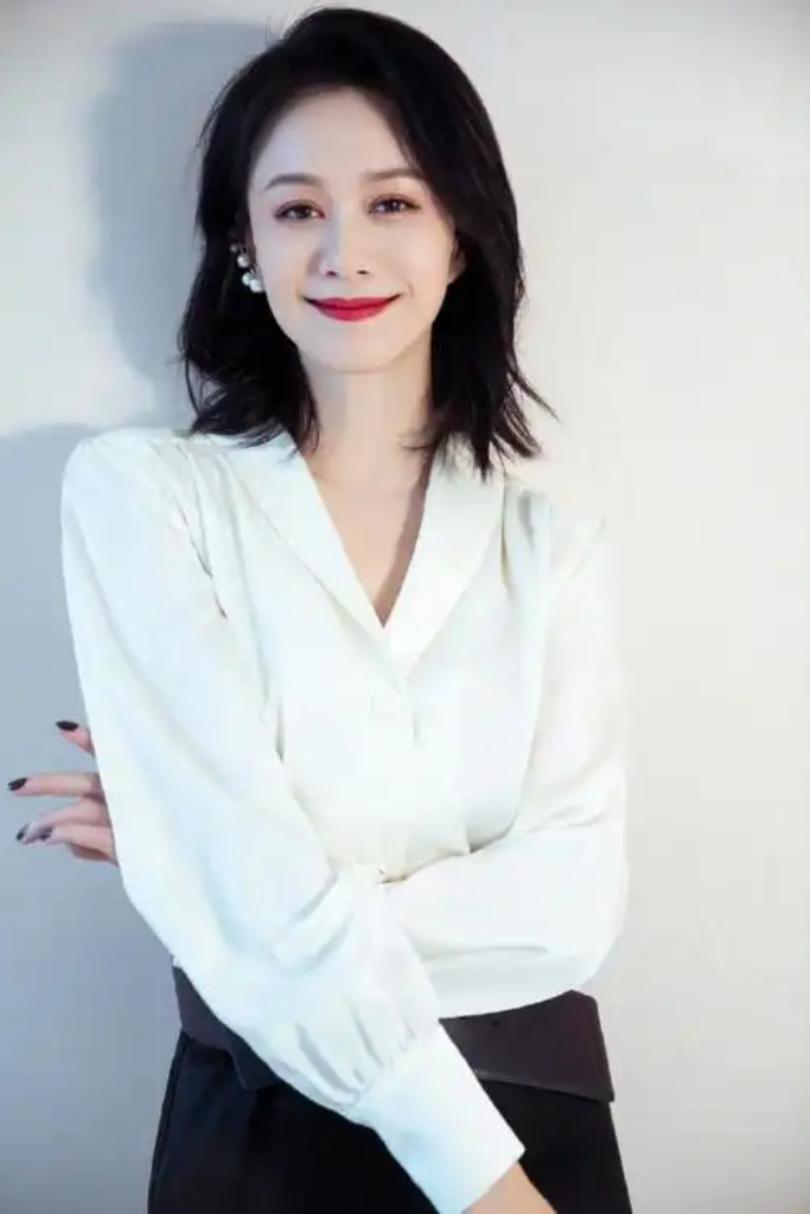 倪虹洁，1978年6月9日出生于江苏省常熟市，中国内地女演员、广告模特，毕业于同