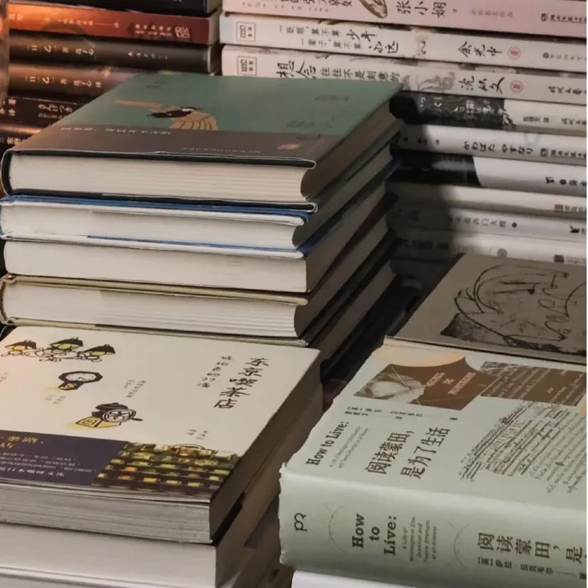 一定要坚持读书，书读多了，你才会知道，这个世界上最重要的事情是先照顾好自己。这么