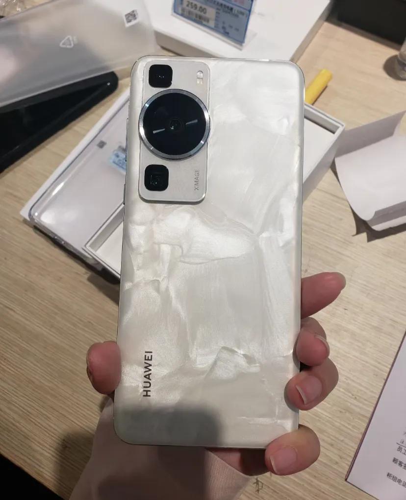 开之前:导购笑嘻嘻地说，放心开，都好看，没有不好看的
开之后:她沉默了表情是赌石