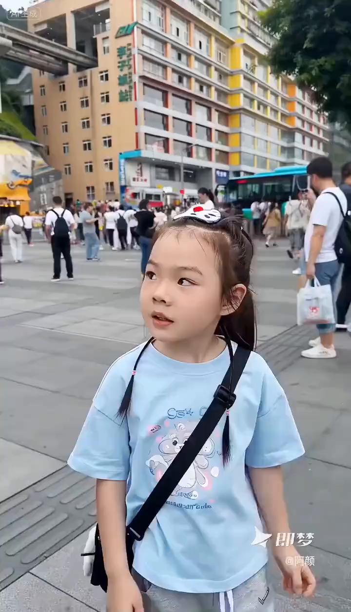 请问什么东西能装下全世界照相机？不对，手机也不对。那是什么东西？这可是脑筋急转弯