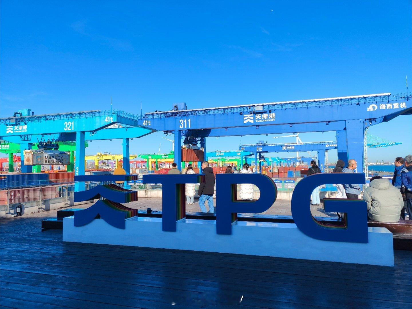 一百多年前，李鸿章去美国的时候，美国的电梯、汽车，美国的一切都人李鸿章震惊……一