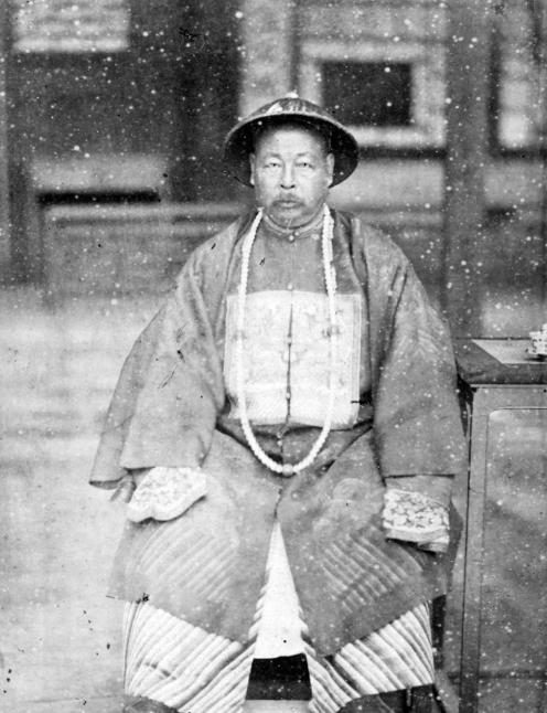 左宗棠收复新疆时，手里的武器先进到你可能都不敢信！

1878 年的西域，风沙还