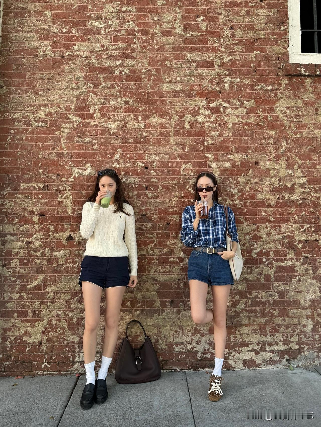 24日，歌手郑秀妍在自己的Instagram上上传了多张照片，并配文“祝我最爱的