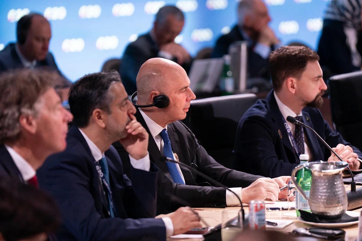 美国为何犯众怒邀请俄财长参加G20财长会议？俄罗斯财政部长希鲁阿诺夫意外重返正在