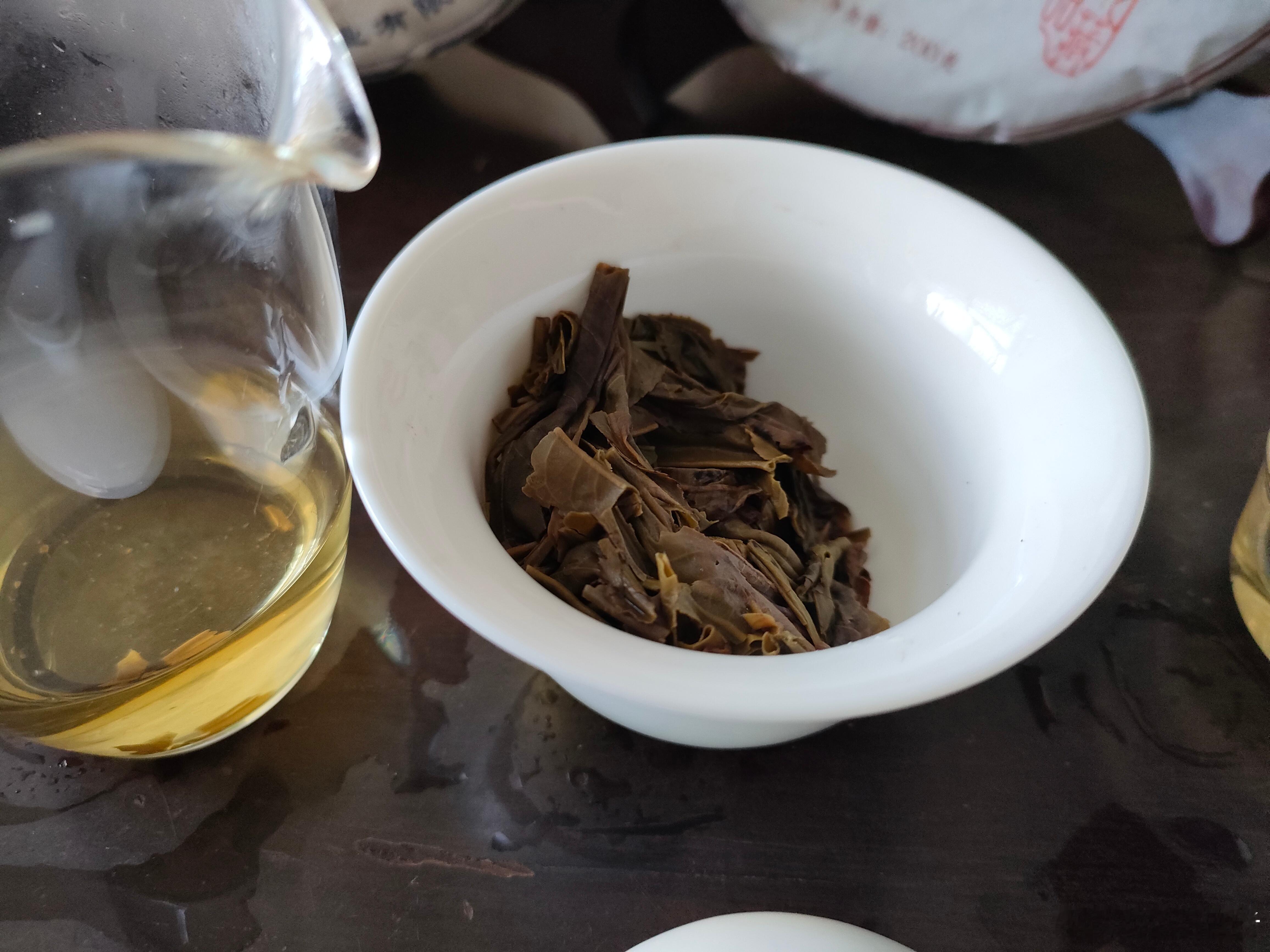 泡一个别人的班章茶。 ​​​