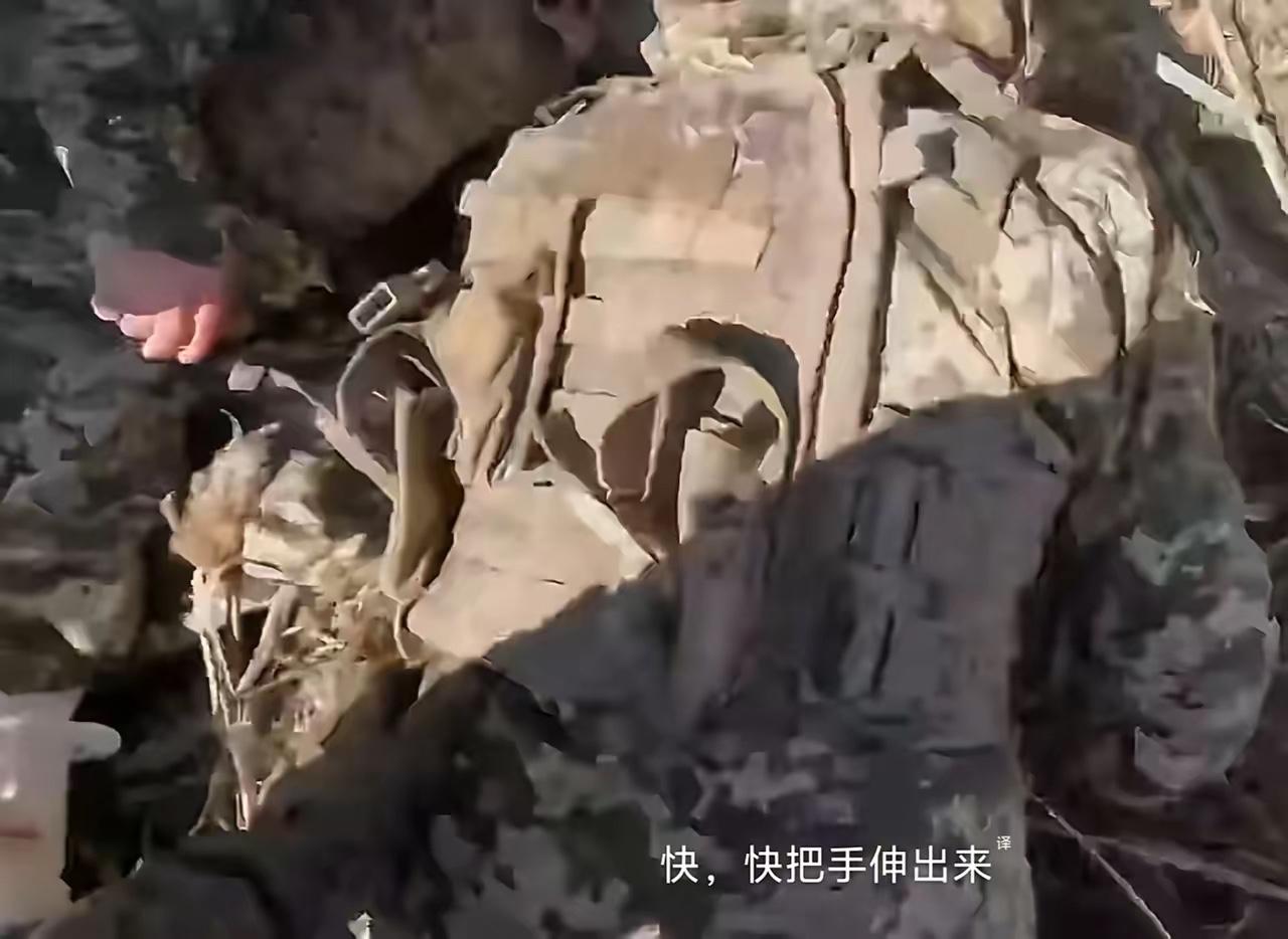 乌军偷袭不成反被团灭，投降后差点又被自家无人机炸死

这事儿说出来真让人笑掉大牙
