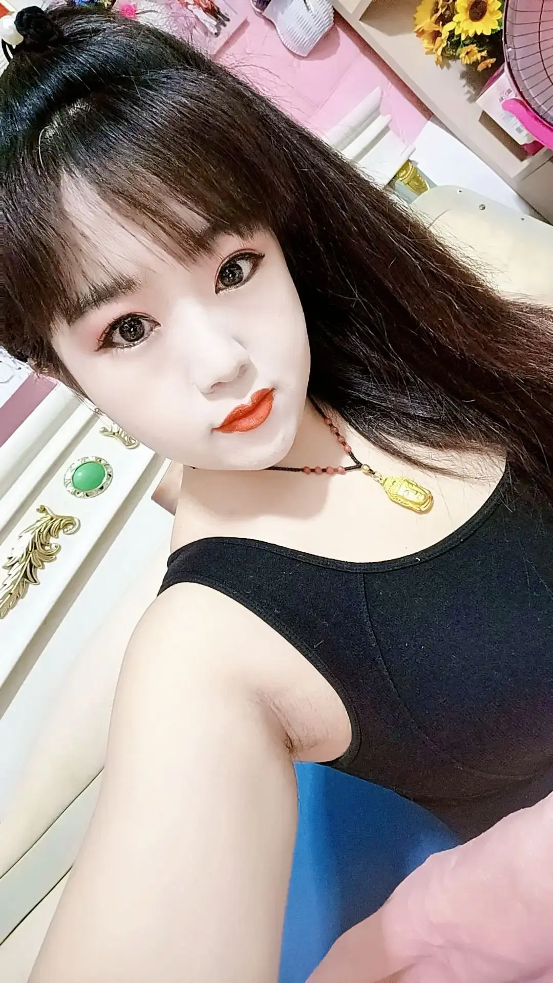  如果能轻易失去的东西，根本谈不上遗憾，真正懂你的人，才配得上你的人...
