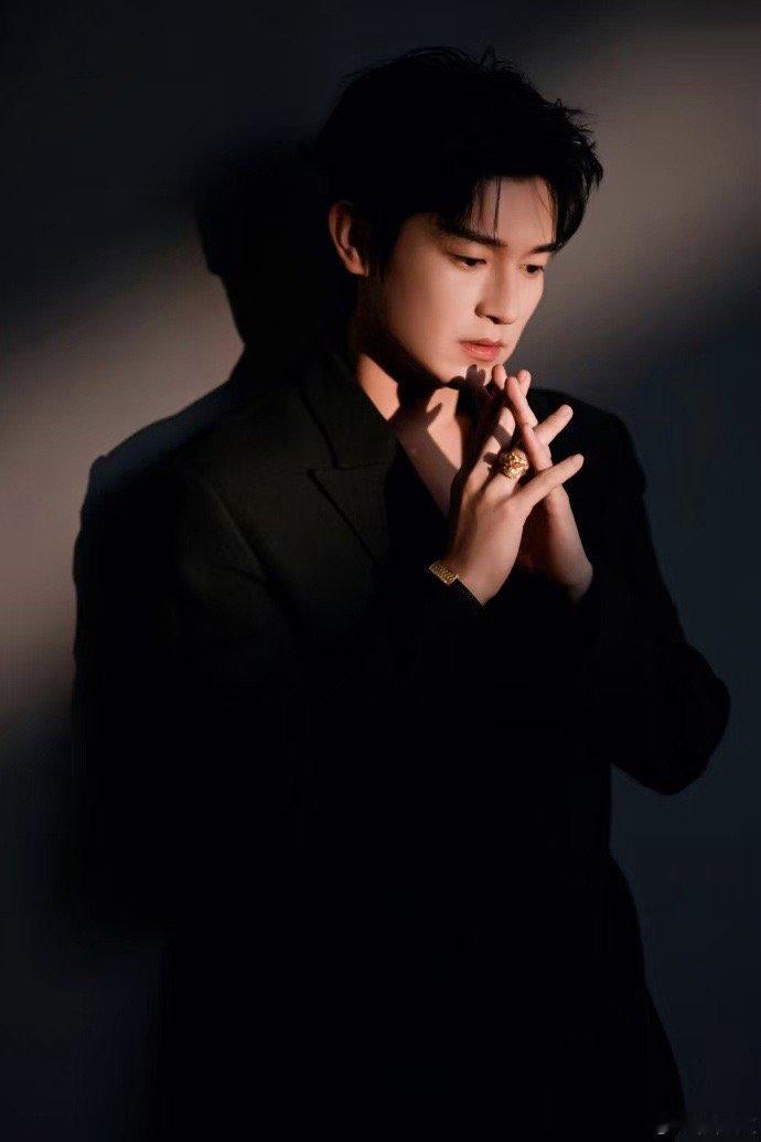 杨旭文开窍了哈哈哈我们旭文哥这下是真的开窍了啊！这组照片真的是给我看呆了啊！怎么