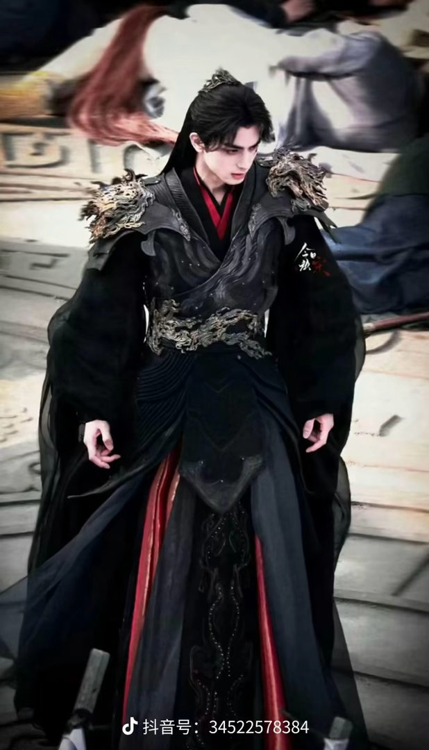 宋威龙陈异 swl宋威龙雷修远芒果🥭：野狗骨头  👖：千香  看起来 