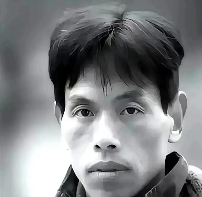 1999年，湖北仙桃有一位小伙，结婚十年始终闭门不出，全家吃喝都靠妻子一人养活，