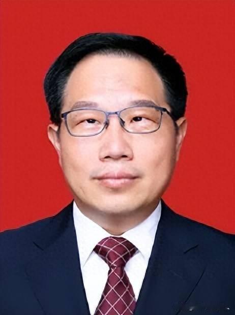 ……7月2日傍晚，看到“李大剑 ”主动投案后，心里挺不是滋味的，因为他从1981