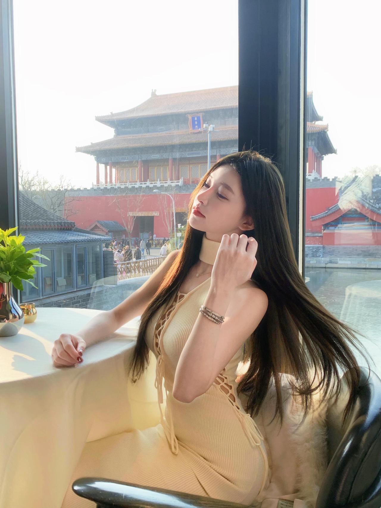 舍得为你花钱的男人不一定爱你，
但不愿为你花钱的男人，一定不爱你。