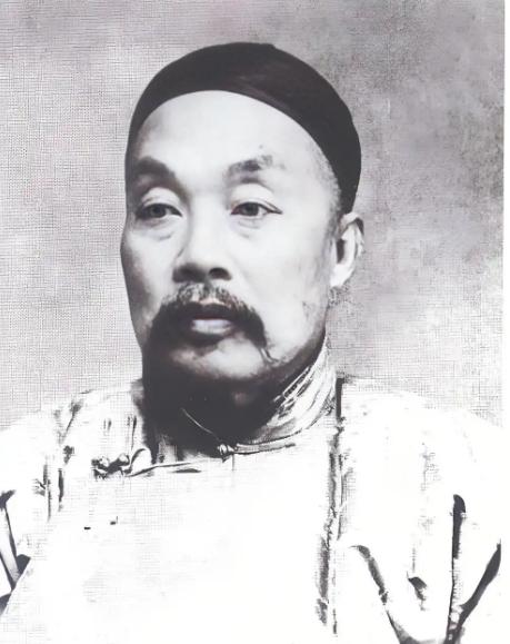 1897年，为了传宗接代，张謇在原配妻子的安排下纳了一房小妾，可小妾却迟迟不怀孕