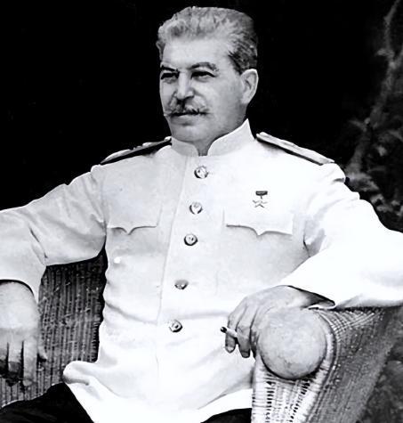 斯大林到底可怕到何种程度？说句实话，人类史上几乎没有第二个领袖，能像他那样，对同