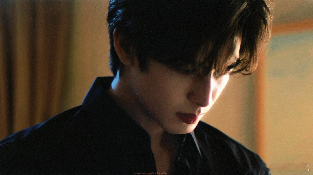 现偶白月光男主再添一人 宋威龙和林屿森的适配度拉满！这个角色温柔又有担当，尊重女