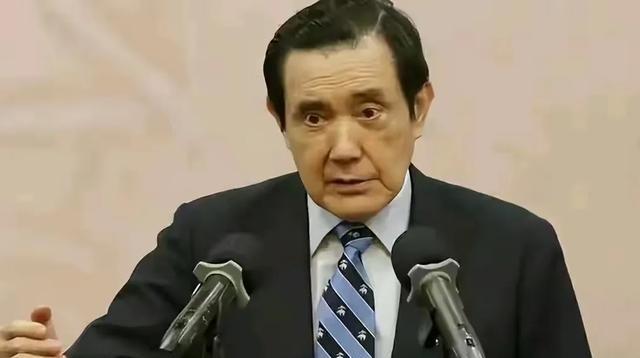 马英九的一句话，在两岸都炸开了锅。他说，如果不用和平的方式统一，台湾老百姓绝不会