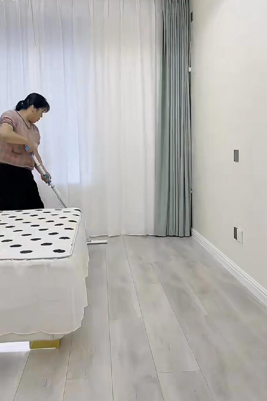 我跟婆婆的关系，说难听点，就是面和心不和。

她看不上我。嫌我不会做饭，嫌我花钱