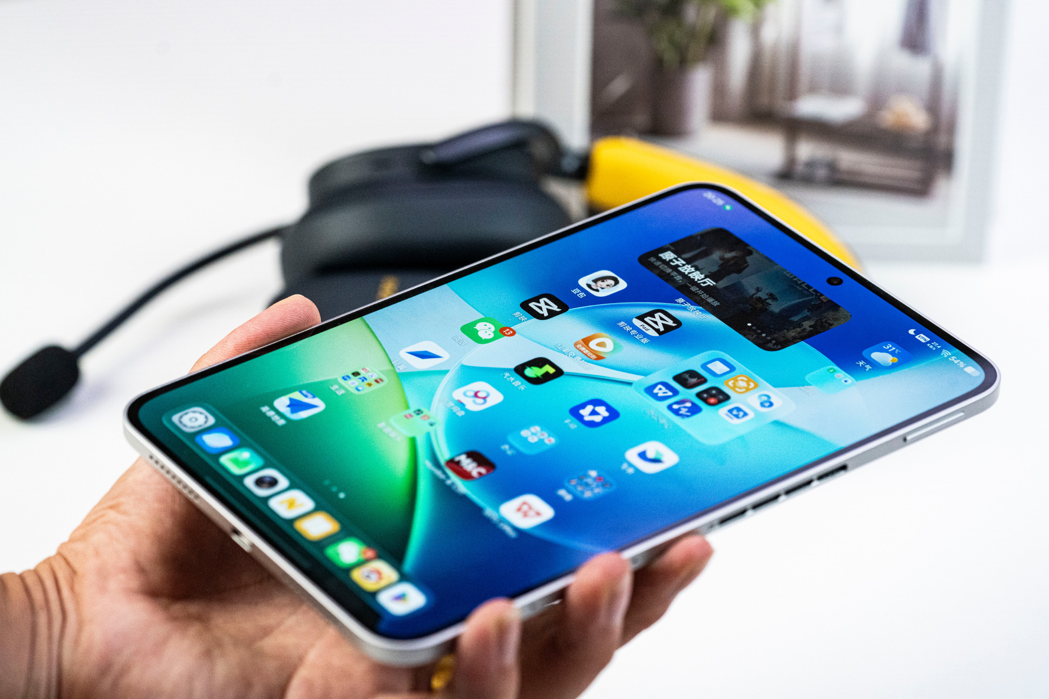 iQOO  Pad Ultra 这个小平板是真不错，轻薄、性能强、散热猛，用它玩