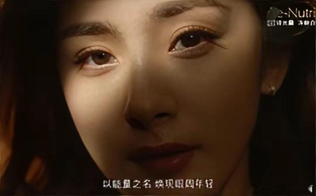 原图没皱纹，这图不是真图吧！我看剧怎么没看到这么夸张的，拿个锐化过度的照片在这糊