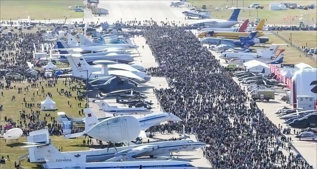 在这个世界上，若美国倒下，全球或许会更太平；若俄罗斯倒下，中国将面临威胁更多些；