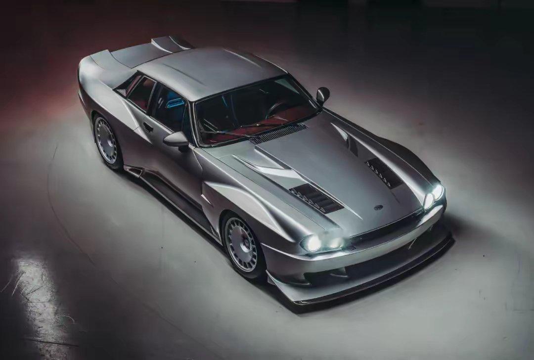 TWR Supercat 是英国的 Tom Walkinshaw Racing（