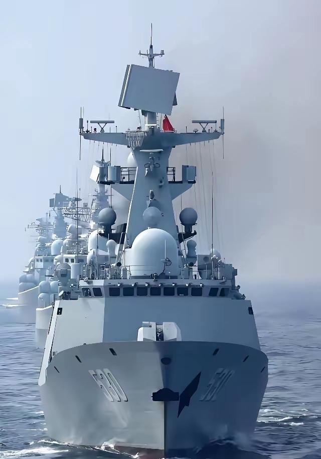 美国要求中国停止扩军。

自家院子刚补了几块砖，邻居扒着墙头喊"你别砌了，够高了
