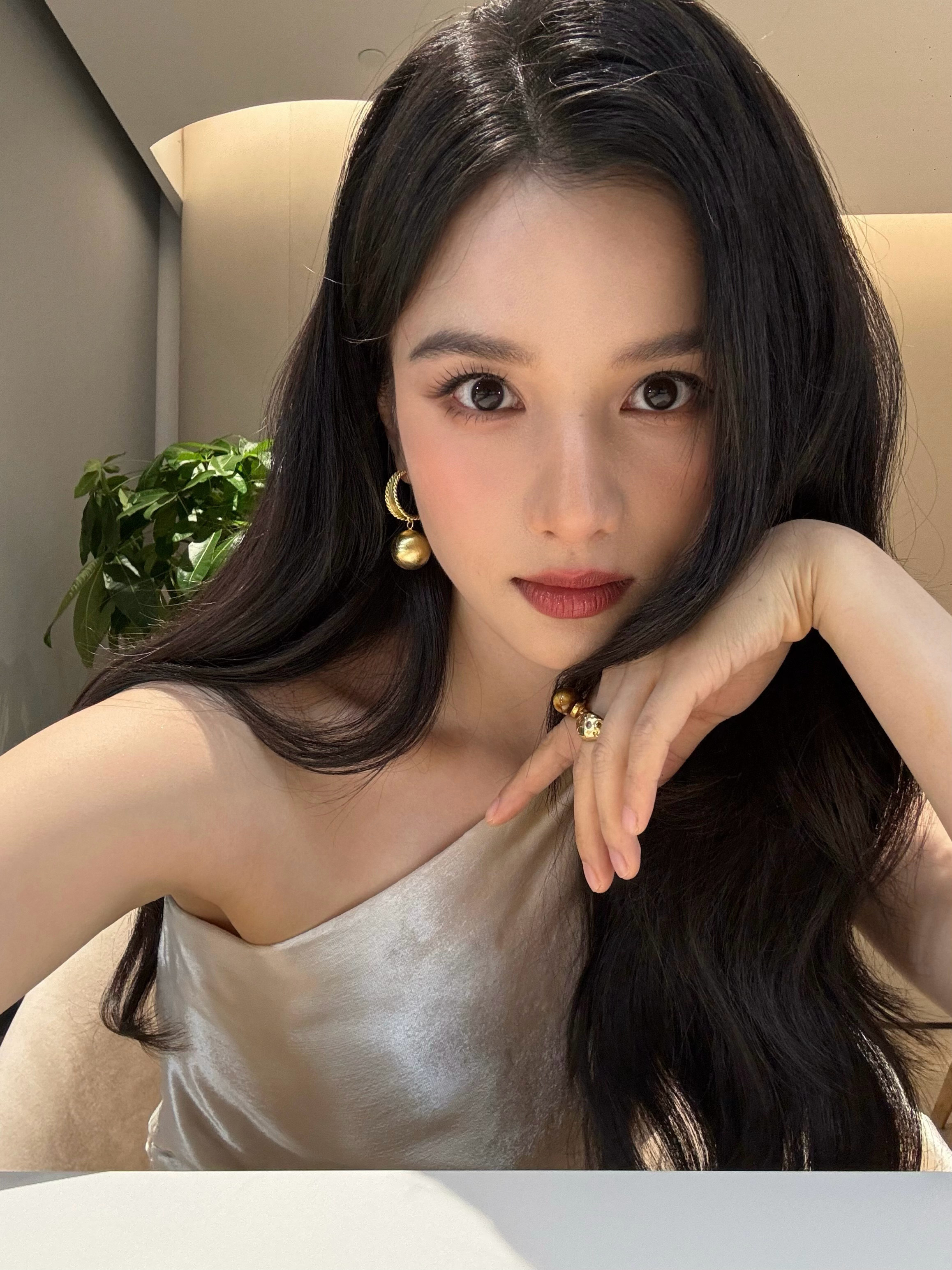 有点太貌美了live的神 我爱你！！​​​
