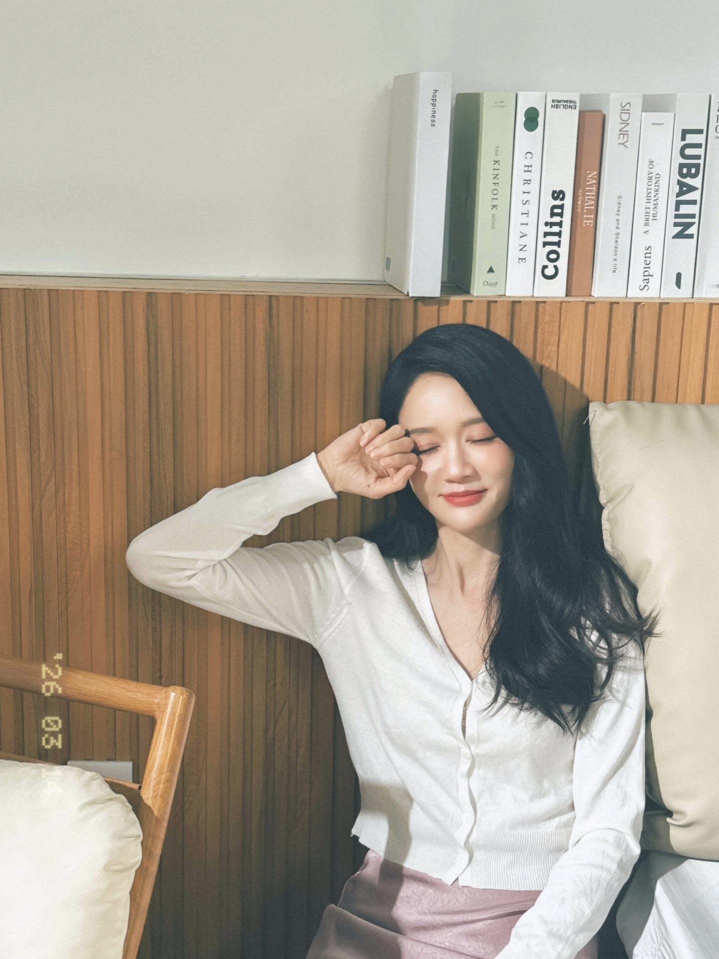 陈乔恩[超话]cqe陈乔恩沈寿 cqe陈乔恩最美 "🥀.爱意化成风声，替我转交