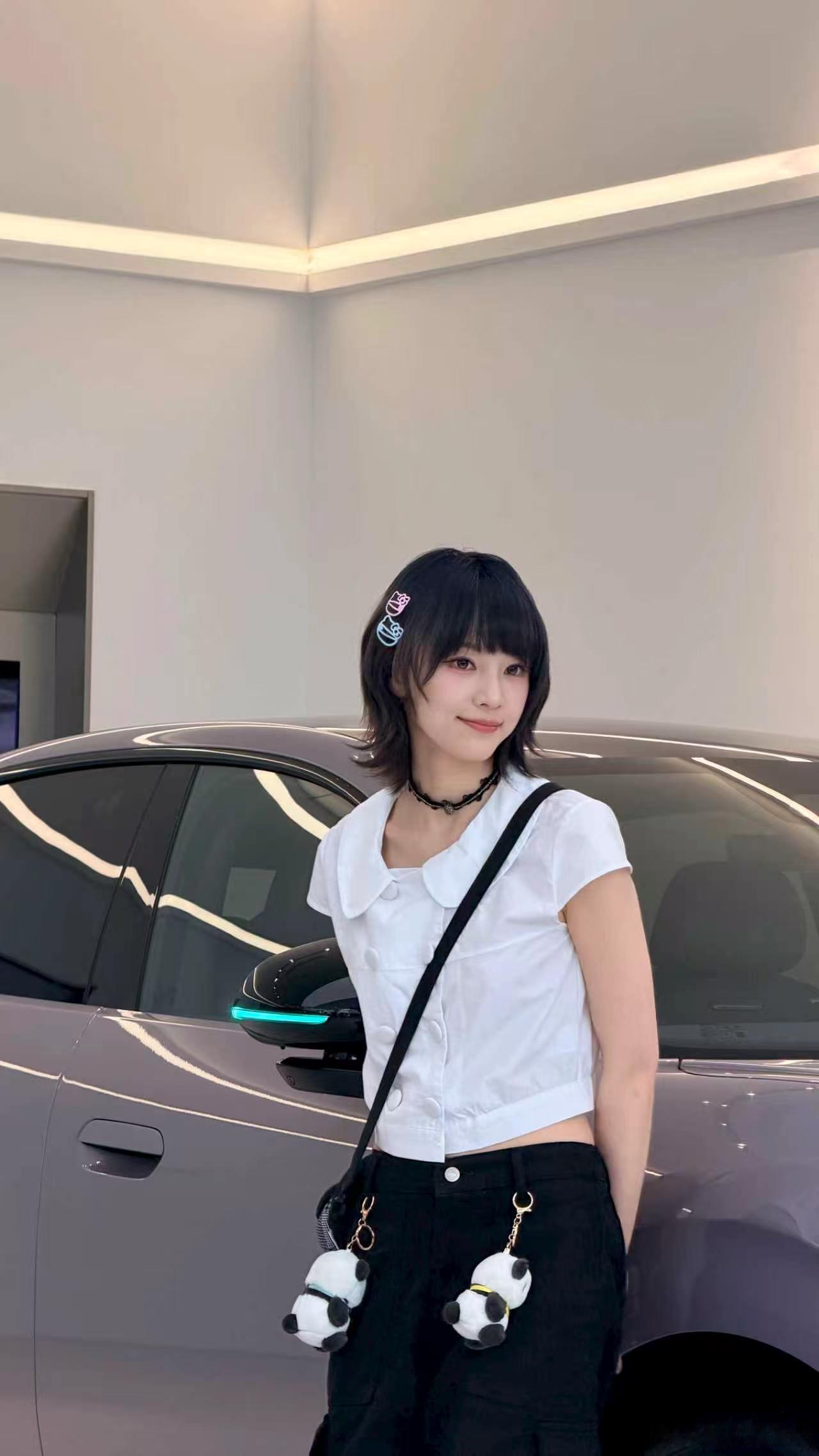 这，该该说不说，自从买了小鹏，认识了好多美丽的女孩子。这个以前根本不认识，现在一