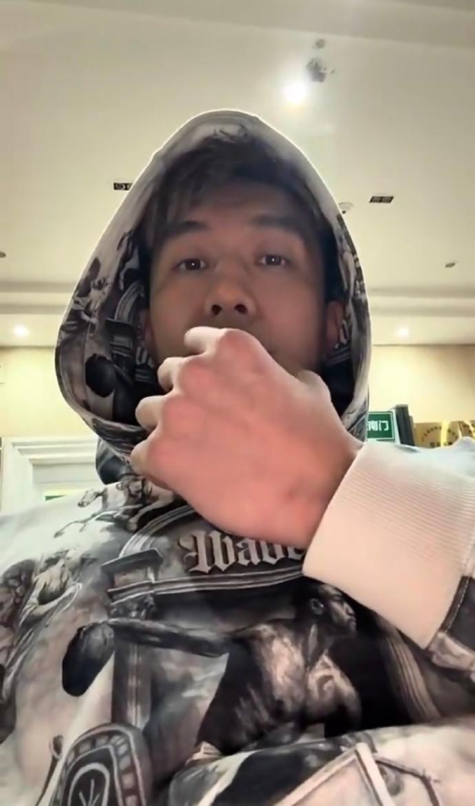 郭艾伦社媒更新伤情：前交叉韧带断了！

这个年龄，加上以前的伤病史，不知道还能不