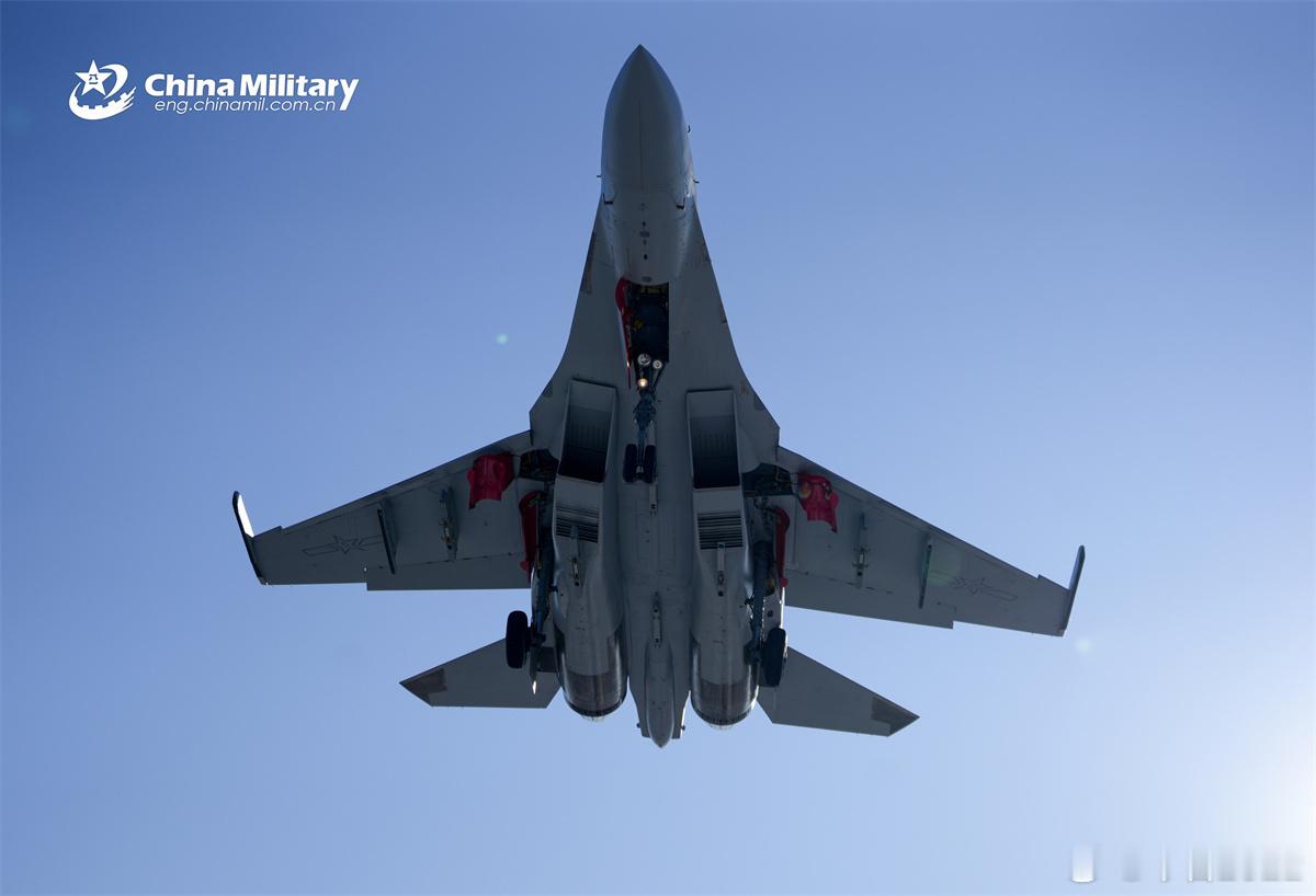 J16真漂亮！让我一直与记忆中海湾战争时候的F15E比较。中国空中力量烽火问鼎计