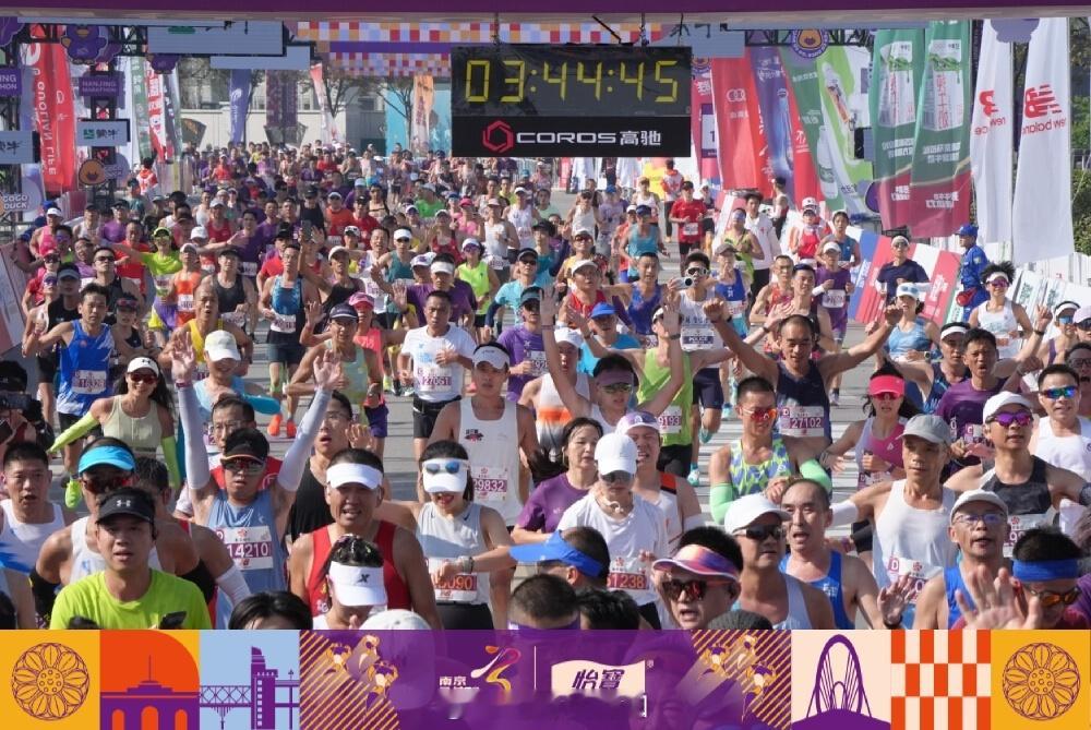 今天同事有事儿找我要比赛照片，结果发现……我竟然根本就没去找照片下载呢。看来对自