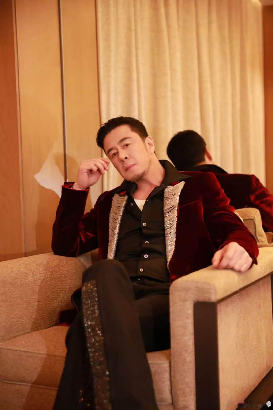 杨坤说歌手不是那么好当的杨坤称录播音综已经很难刺激大家歌手2026杨坤坦言录播难