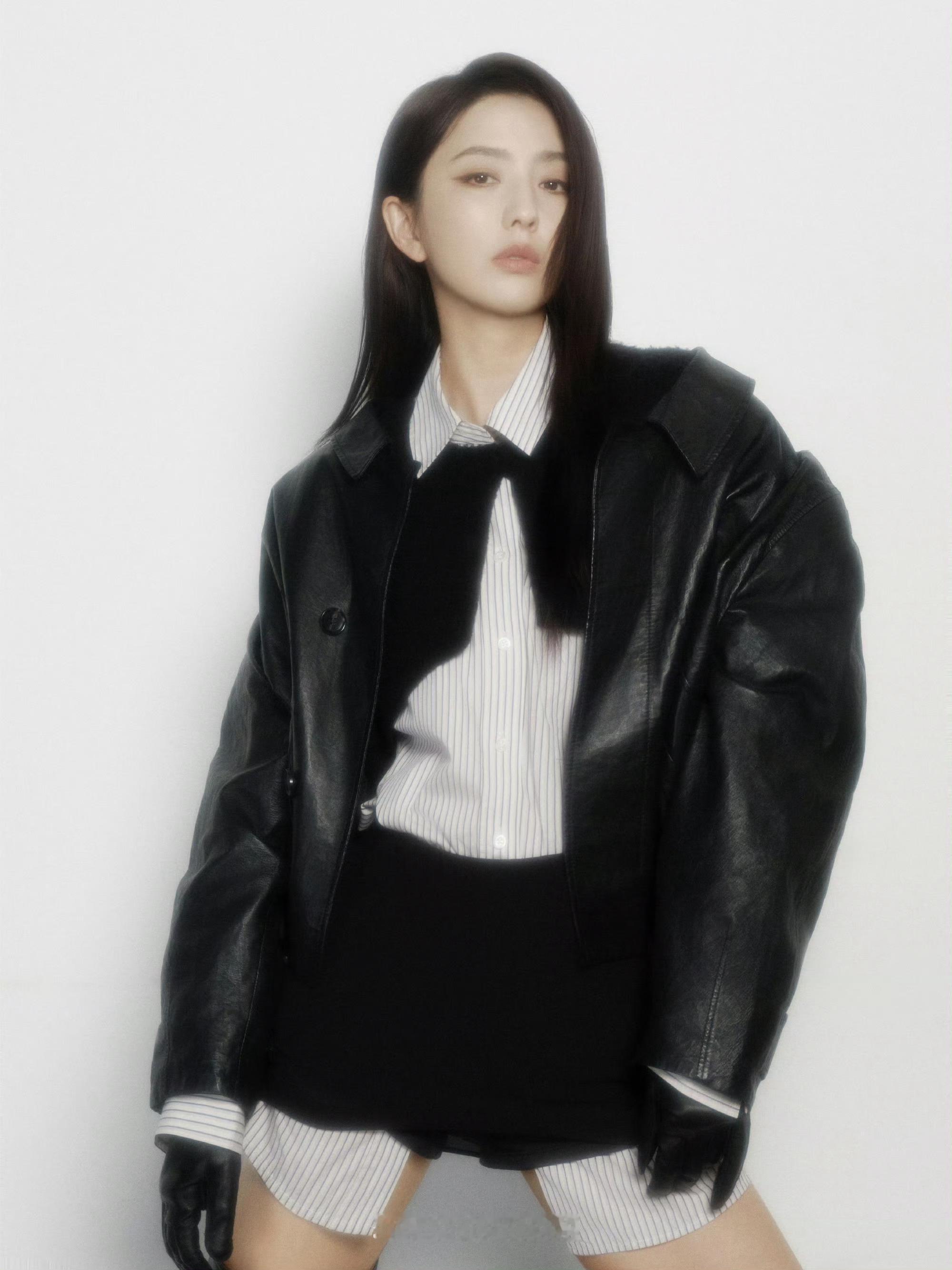 佟丽娅  《AmOrFashionBook》2025秋季刊封面故事 ​​​