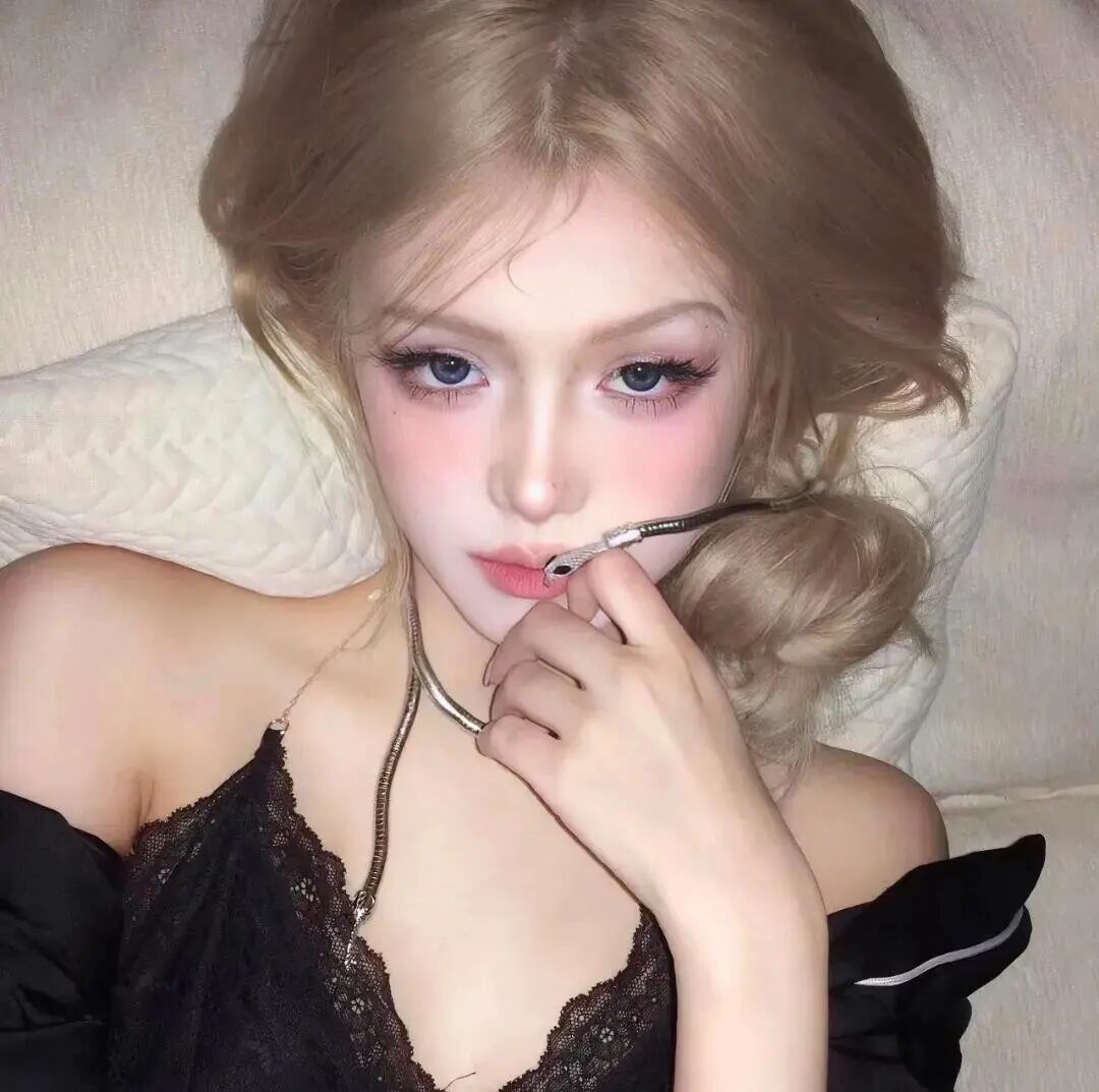𝗪𝗲𝗖𝗵𝗮𝘁头像 ‖女生头像‖氛围感‖优质女头‖小众高级 ‖无水印女