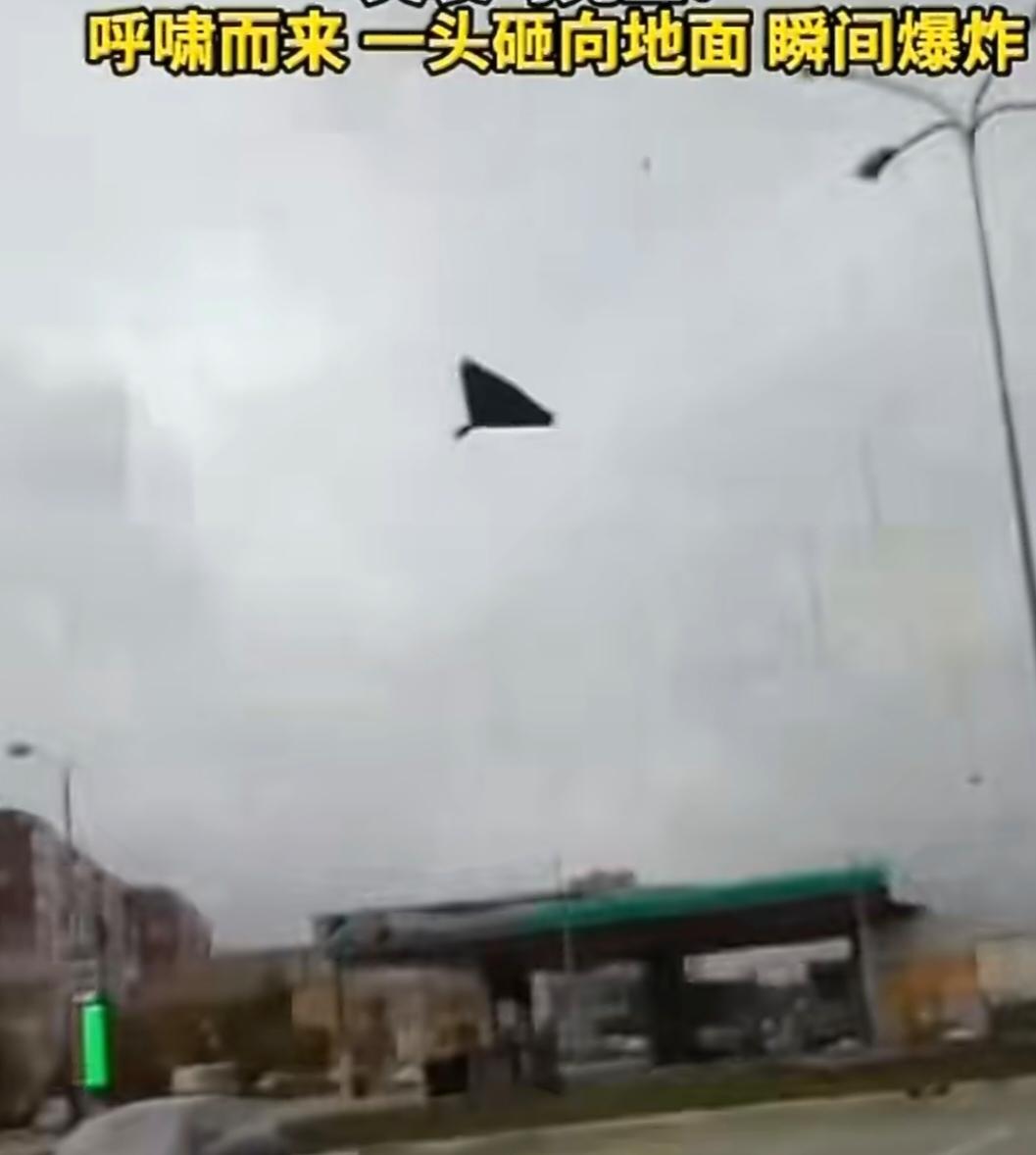 俄自杀式无人机苏梅地区爆炸 俄乌持续攻防无人机与导弹打击
 
当地时间10月22
