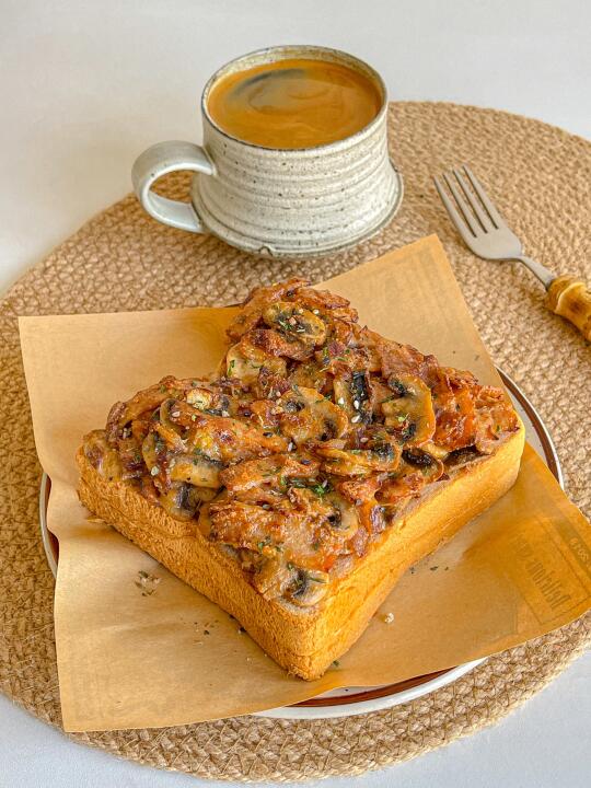 元气早午餐🍳口蘑培根芝士三明治🥪热美式☕️