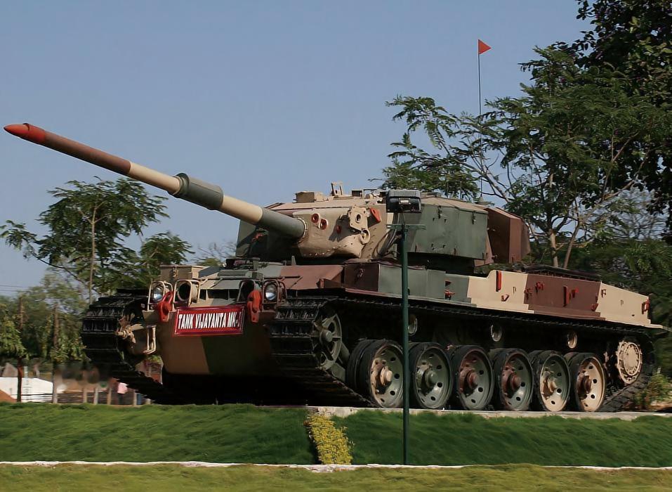 英国维克斯MK7主战坦克维克斯MK7（Vickers MK7）坦克是英国阿尔维斯