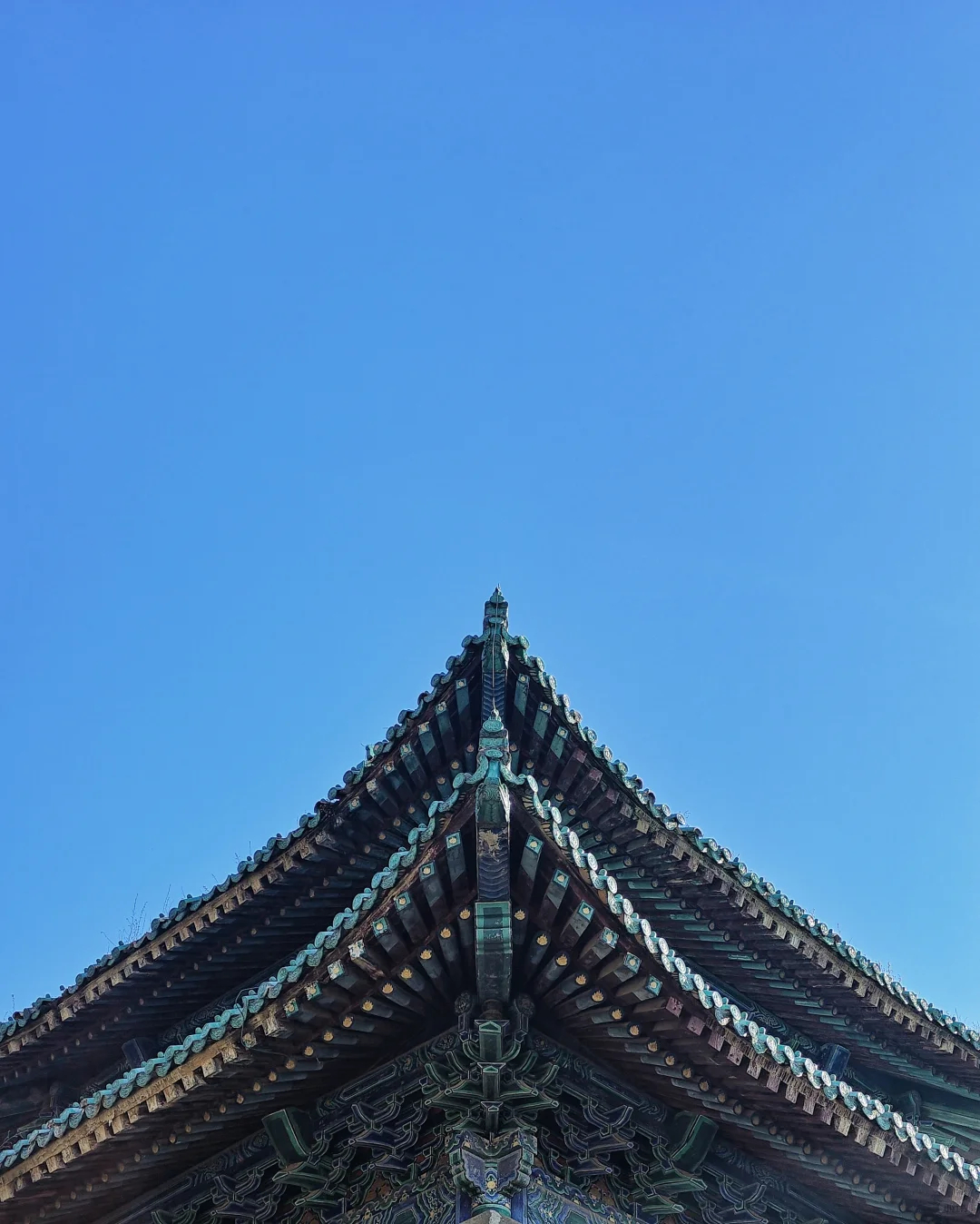 登武当仙山，揽七十二峰朝金顶，悟道法自然，心归太和。 