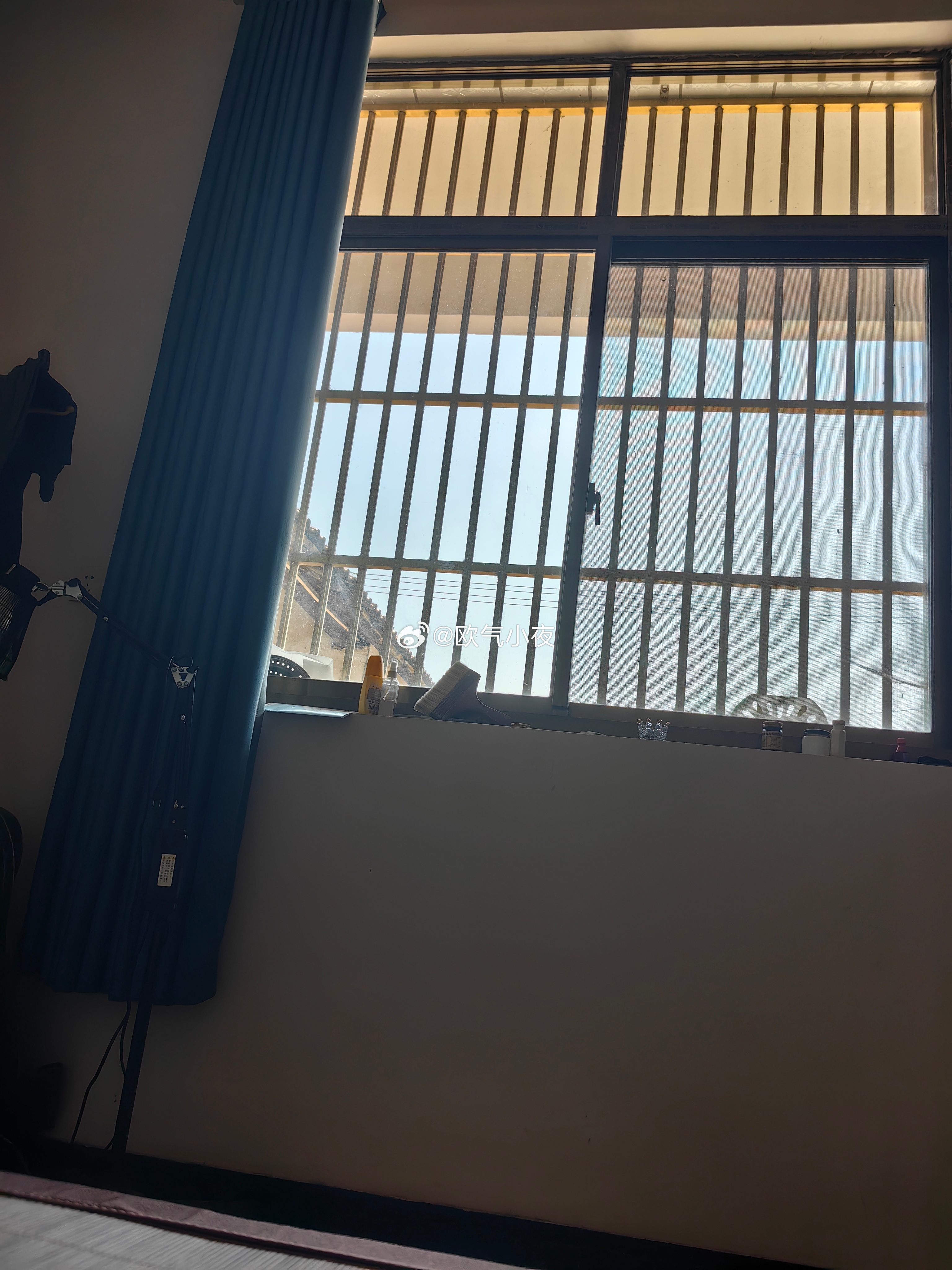 在考虑明年要不要回老家呆呆了 好爽 空调吹吹 我爷爷奶奶也不催我干啥