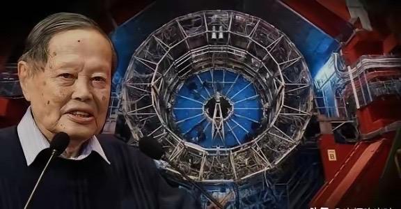 一定要建，不建中国将落后30年！”2016年，杨振宁曾顶着骂名，极力反对花200