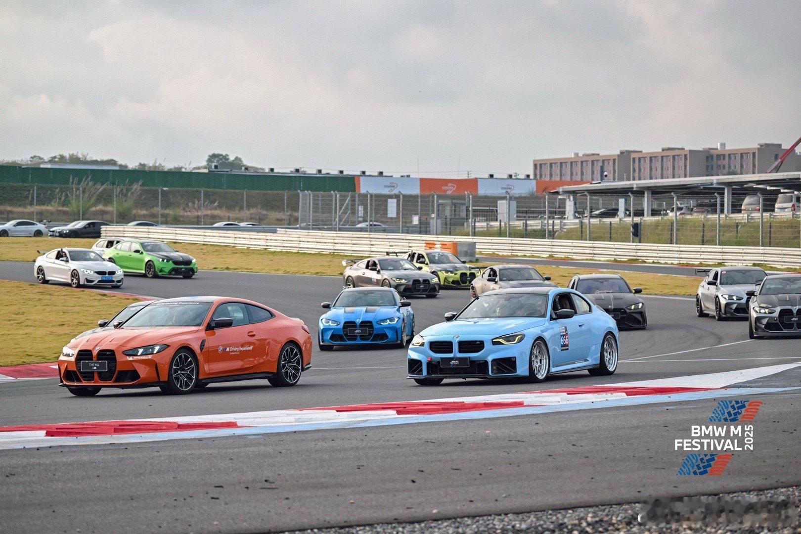 宝马大v聊车 期待今晚的宝马M热血之夜[爱你] ​​​