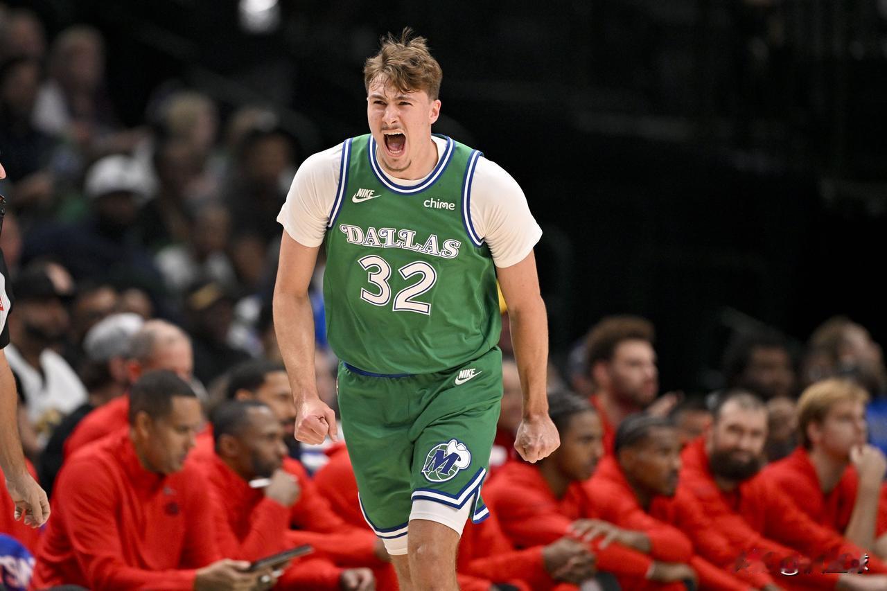 赛季刚开始以为最佳新秀是76人的埃奇库姆，埃奇库姆撞上新秀墙之后，以为最佳新秀是