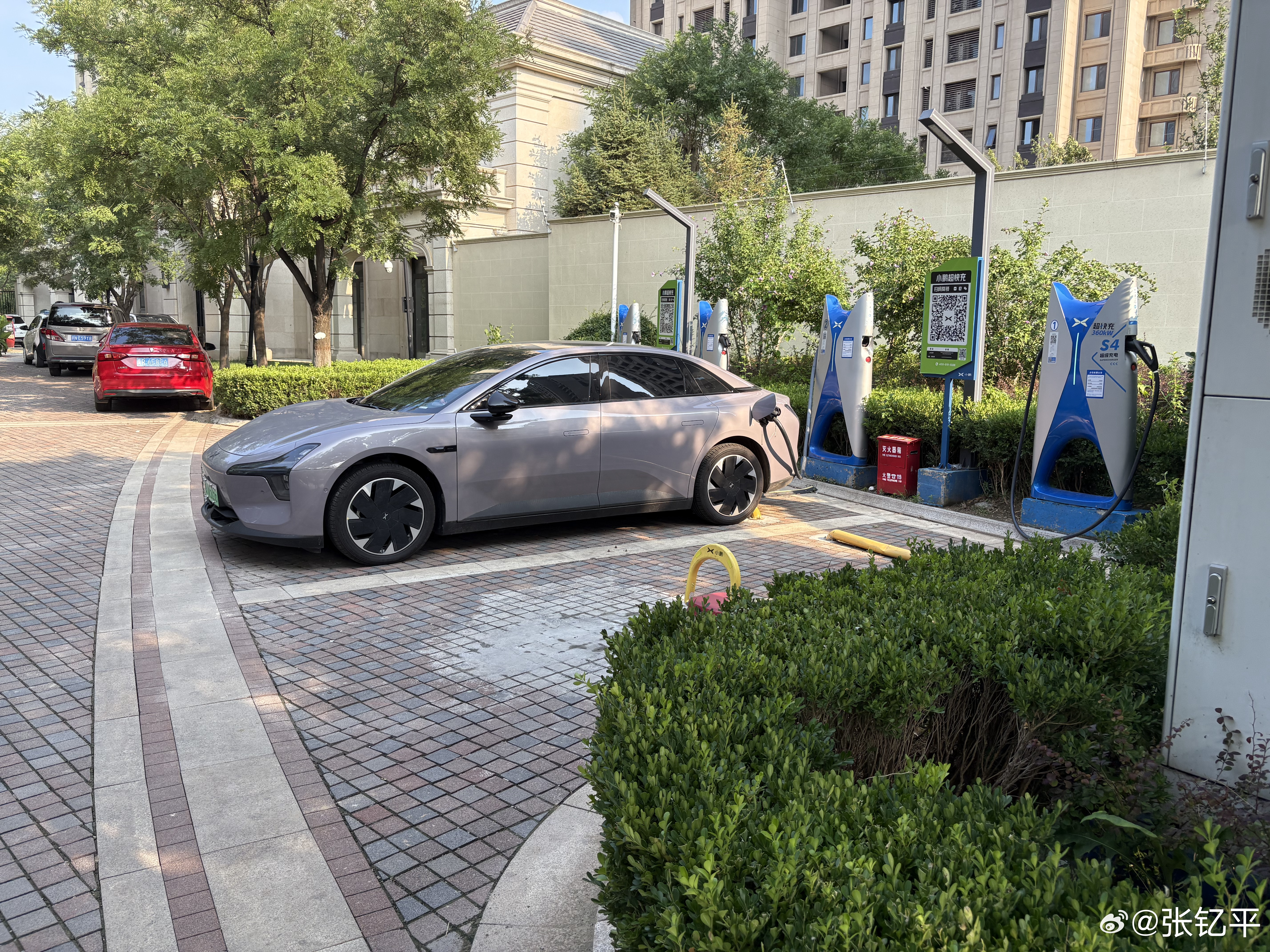 年轻人买车不要冲动本质上来说，不建议冲动购买：冷门车、超出预算太多的车、维护成本